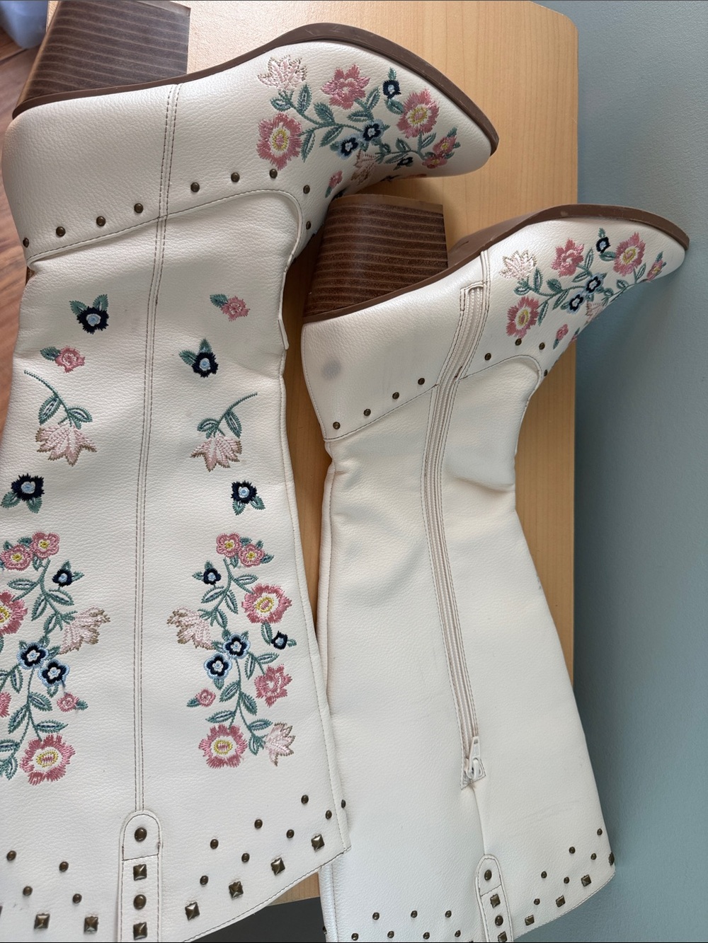 Floral Western Cowboy Boots 9 - Picture 4 of 10